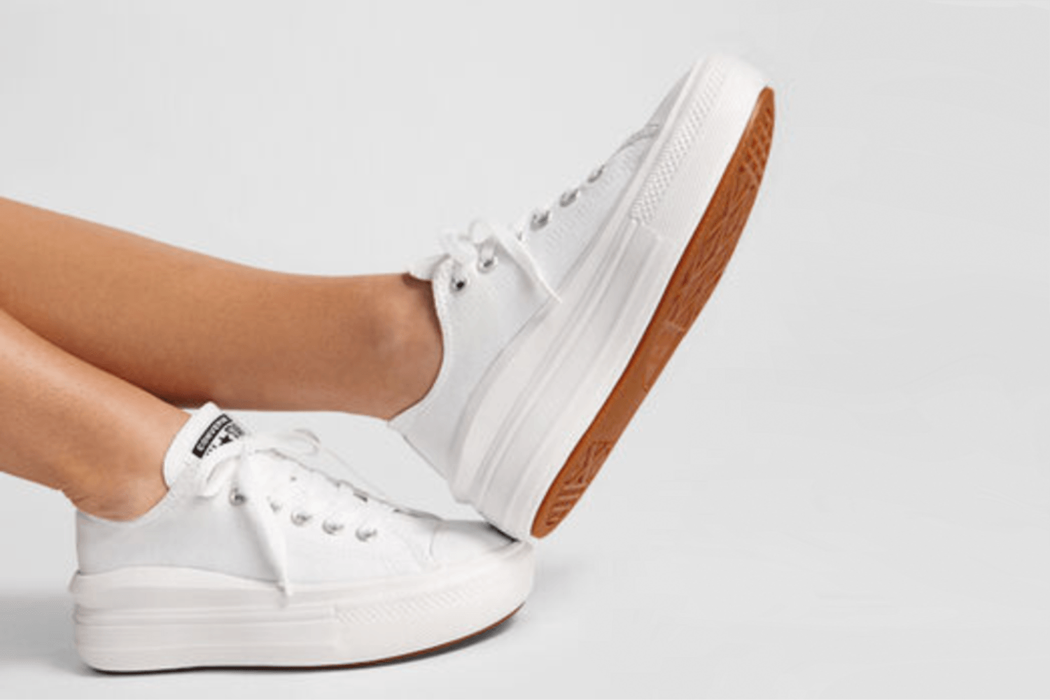 Waarom Converse plateau-sneakers een must-have zijn voor de zomer