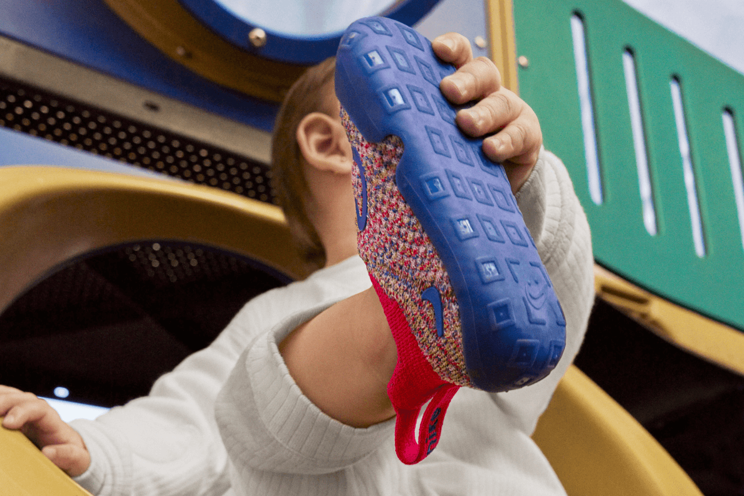 Deel de allerbelangrijkste eerste stapjes met de Nike Swoosh 1