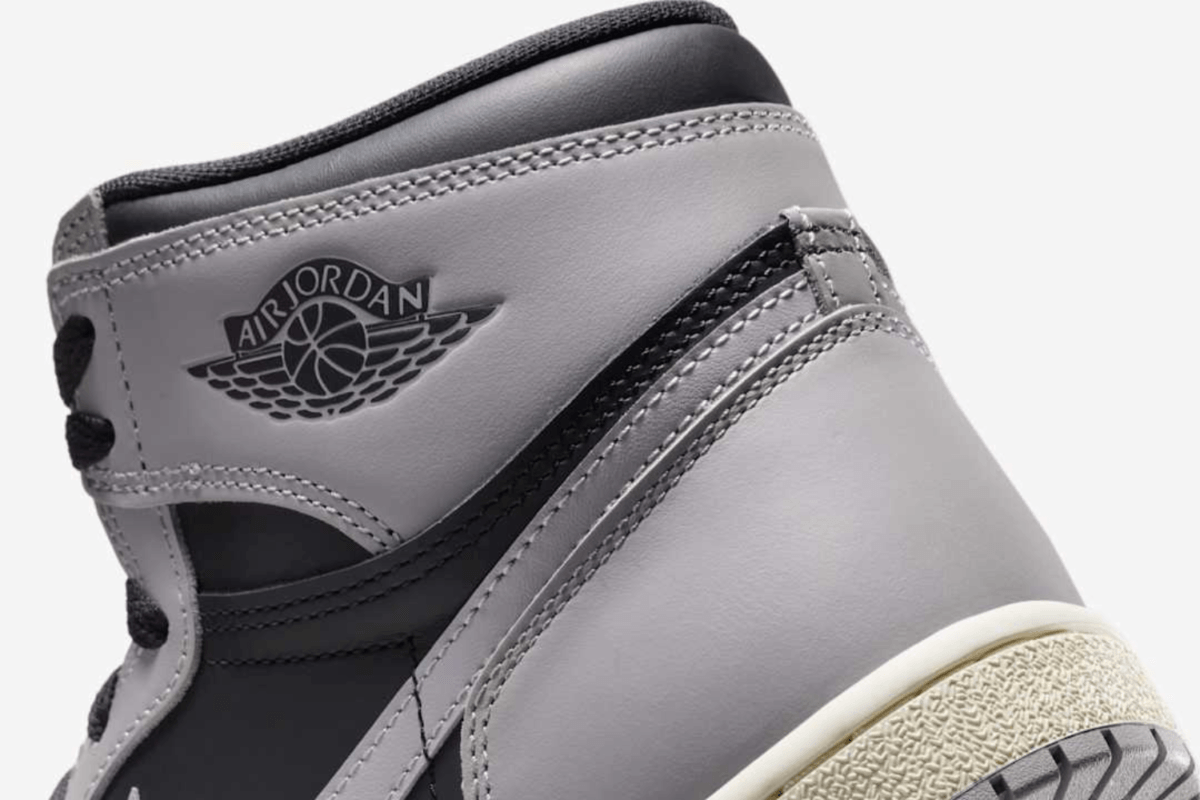De Air Jordan 1 High '85 'Reverse Shadow' geeft een twist aan een welbekende colorway