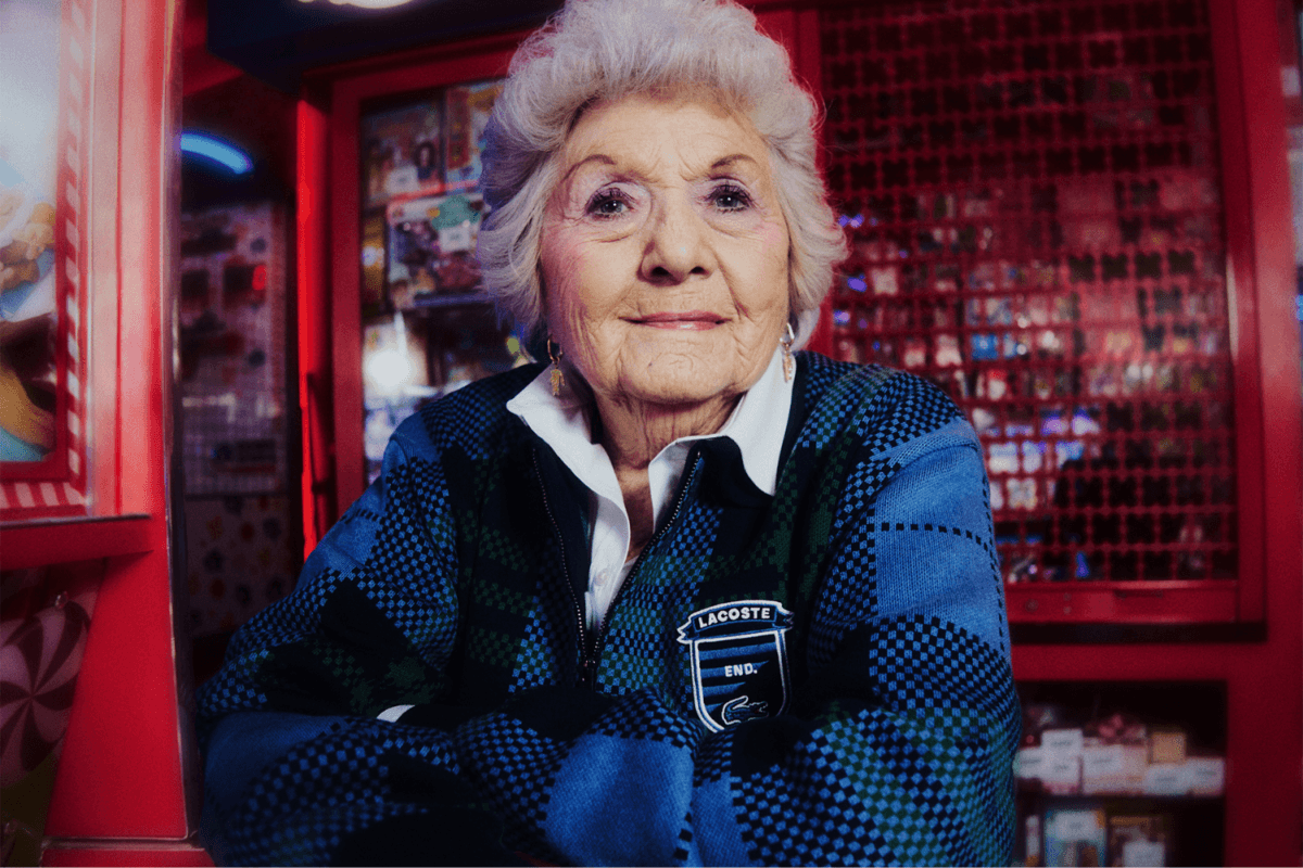 Grime Gran schittert in retro 'Arcade' campagne van END. en Lacoste