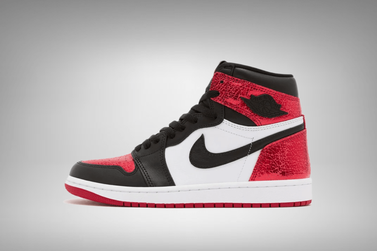 De Air Jordan 1 High OG WMNS 'Ruby' geeft een chique twist aan een klassieker