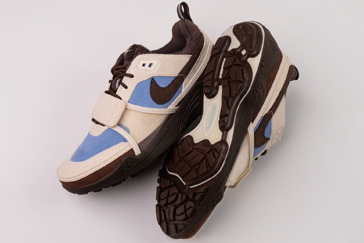 Nike onthult (eindelijk) officiële beelden van de Travis Scott x Nike Zoom Field Jaxx 'Leche Blue'