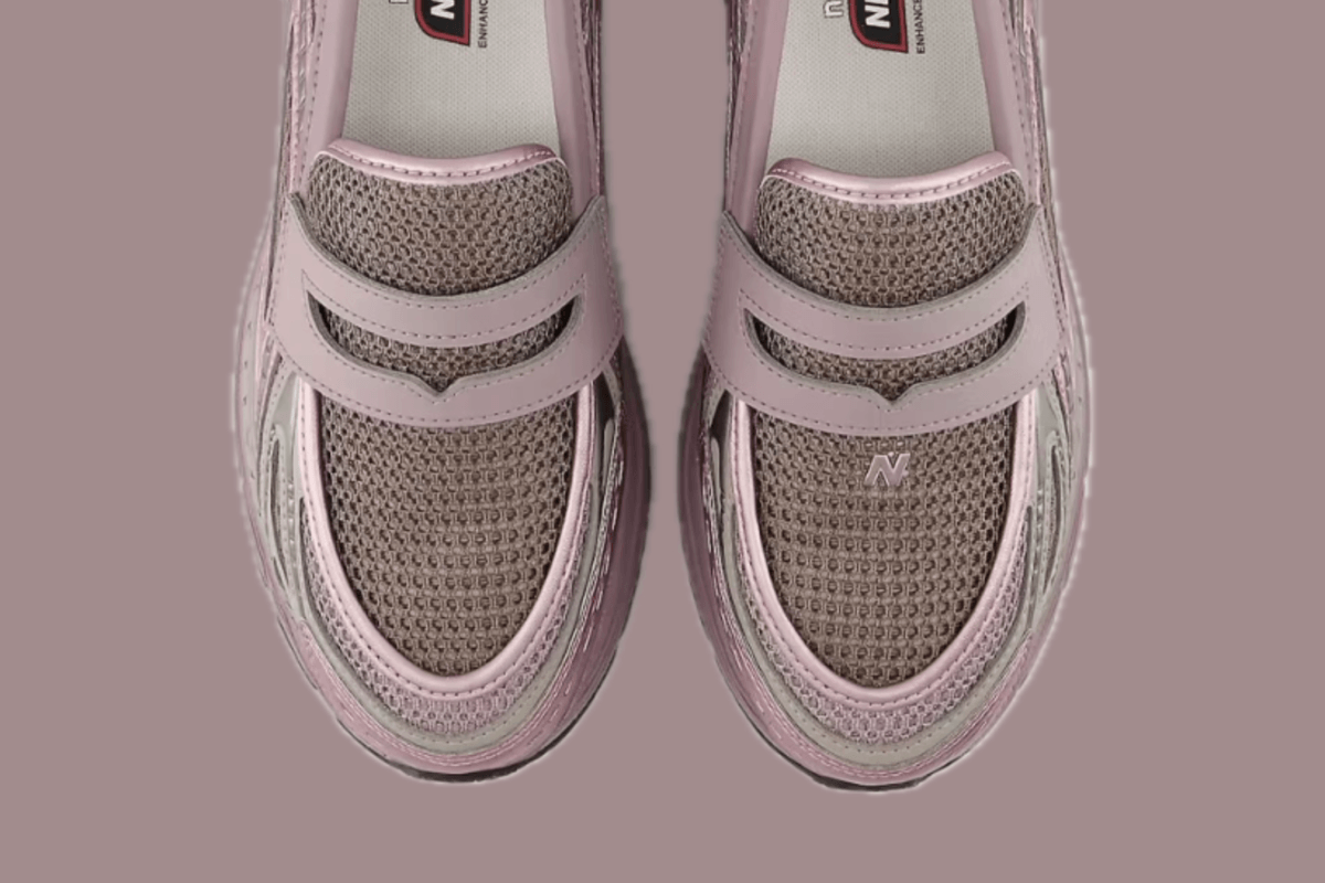 New Balance zet loafer trend voort met 1906L 'Metallic Pink' release