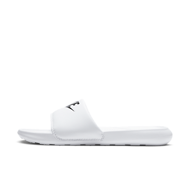 Nike Victori One CN9677-100