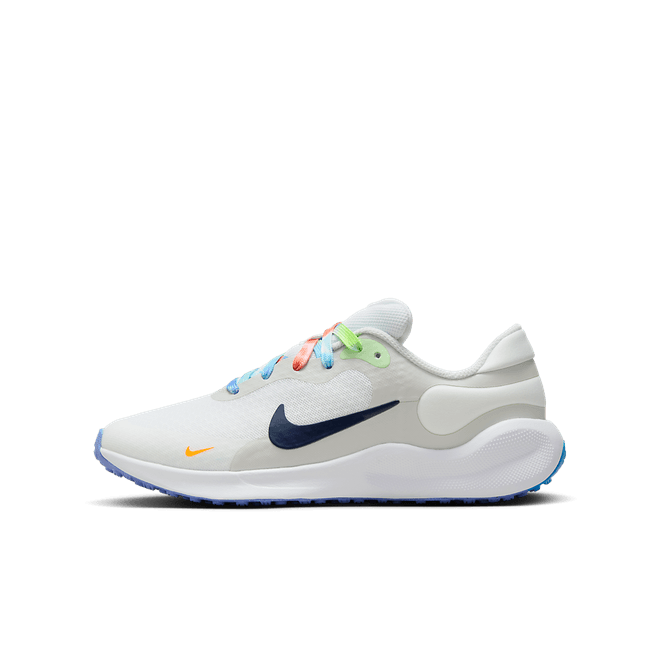 Nike Revolution 7 Next Nature SE Older Kids' Road FN4991-100