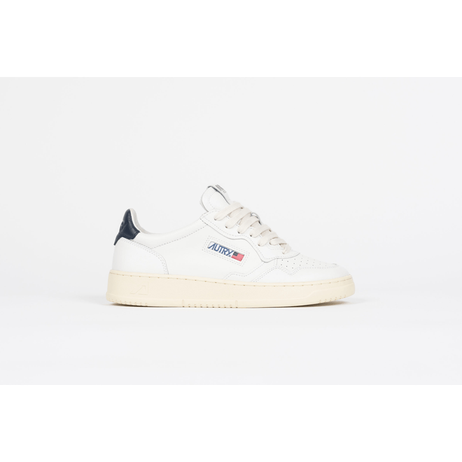 Autry Medalist Low LL12 AULM-LL12-WHTNVY