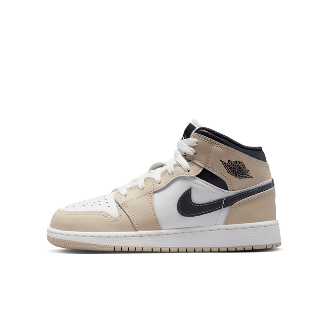 Nike Air Jordan 1 Mid Older Kids' DQ8423-153