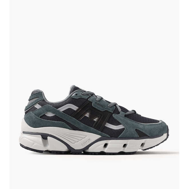 Karhu Super Fulcrum India Ink Black F860015