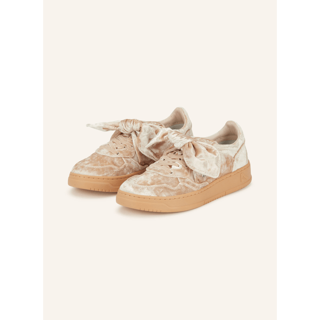 Autry Women's Velvet Medalist Low AULWVF04