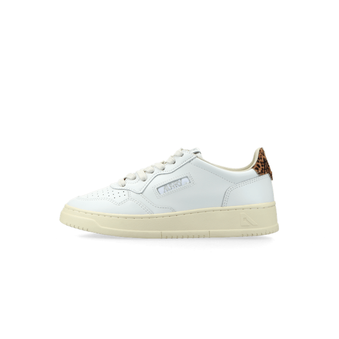 Autry Medalist Low W lea AULWOC01