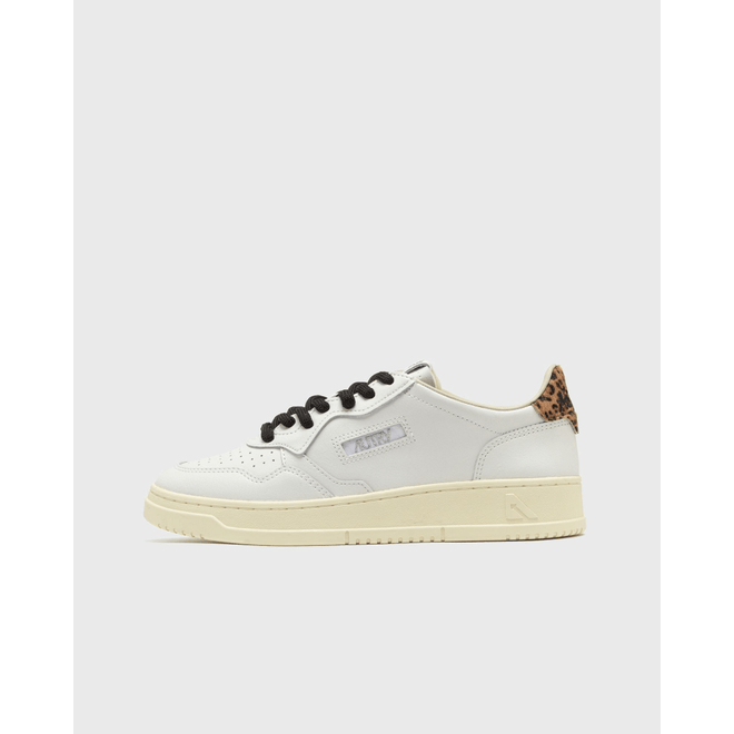 Autry Action Shoes Medalist Low Wom A1UNAULWOC01