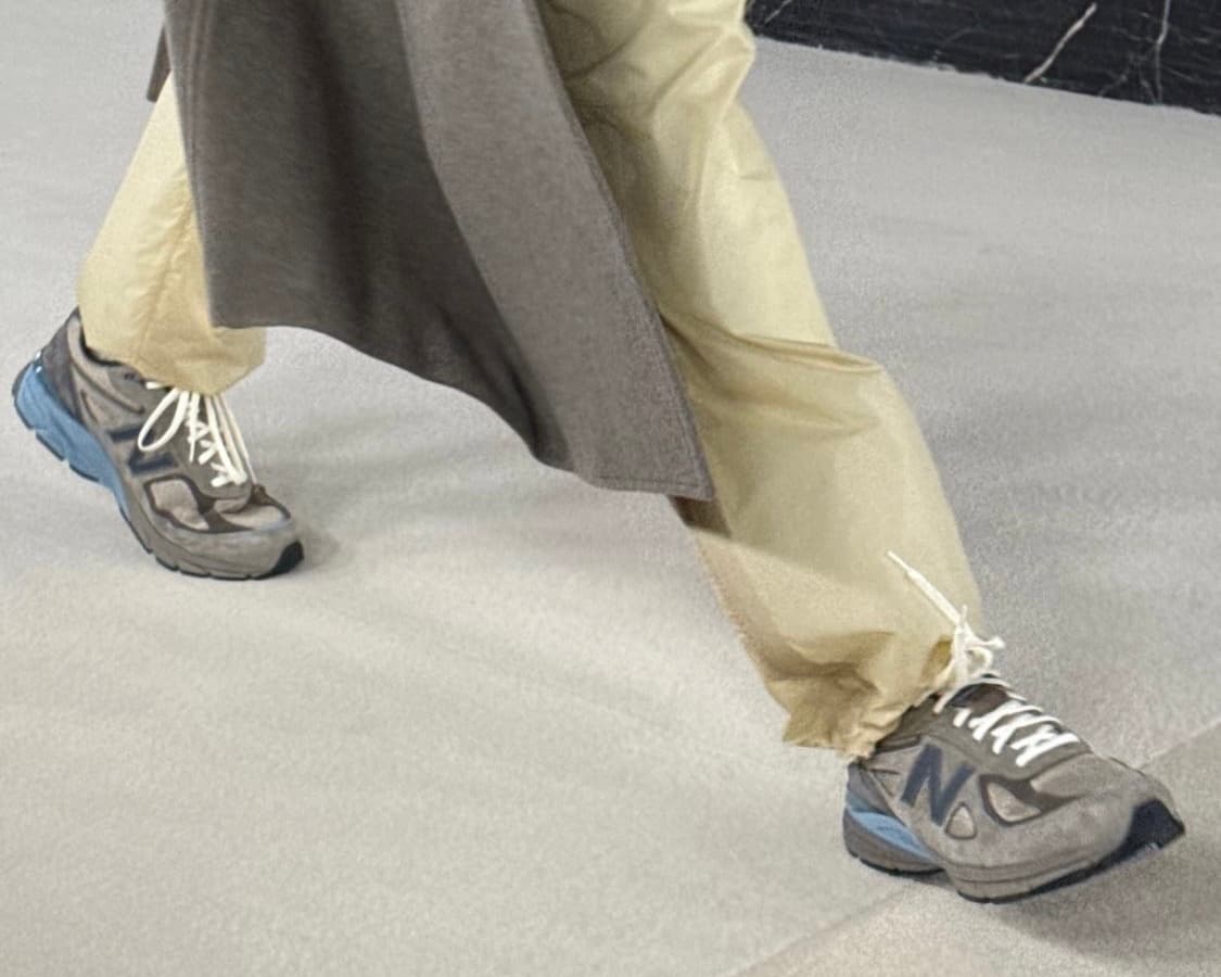 AURALEE x New Balance 990v4