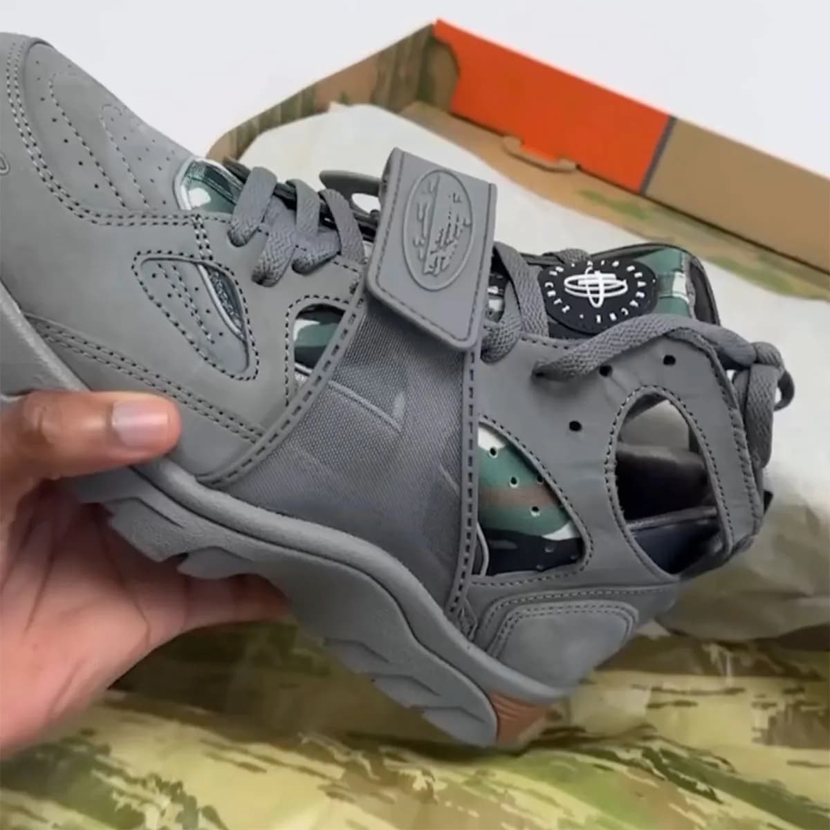 Corteiz x Nike Air Trainer Huarache 'Flat Pewter' FQ8793-001