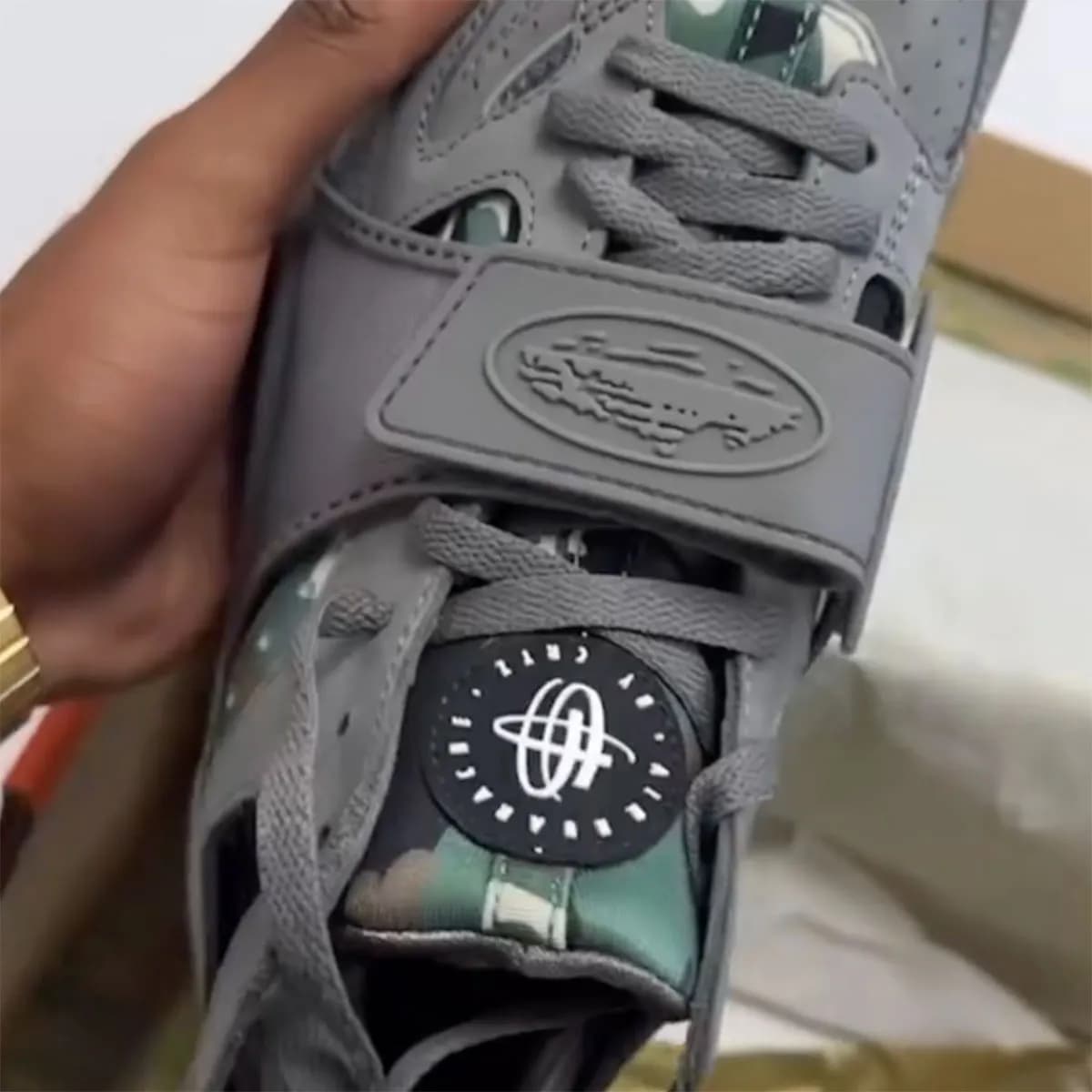 Corteiz x Nike Air Trainer Huarache 'Flat Pewter' FQ8793-001