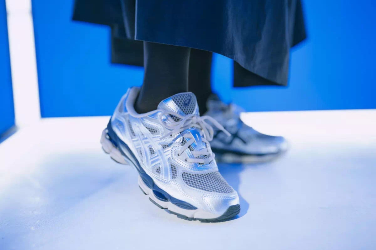 BILLY'S bestaat 10 jaar en dat vieren ze met de ASICS GEL-NYC 'Pure Silver & Midnight'