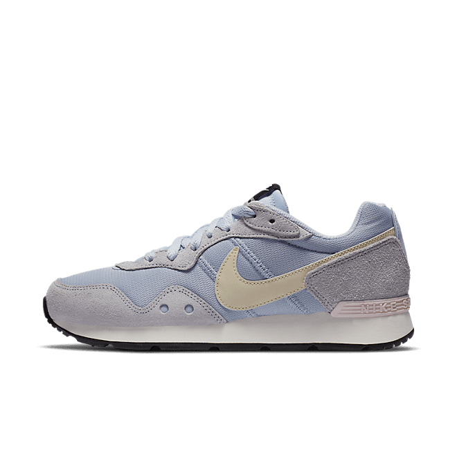 Nike Sportswear Venture Runner