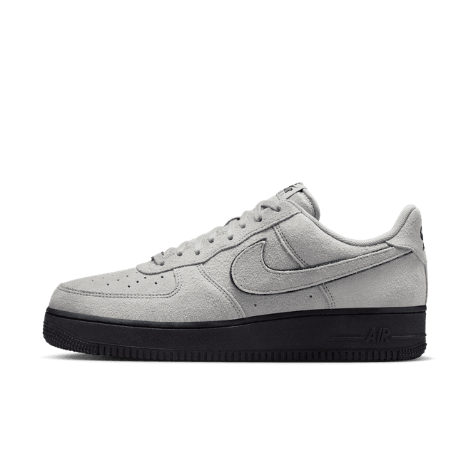 Nike Air Force 1`07 LV8